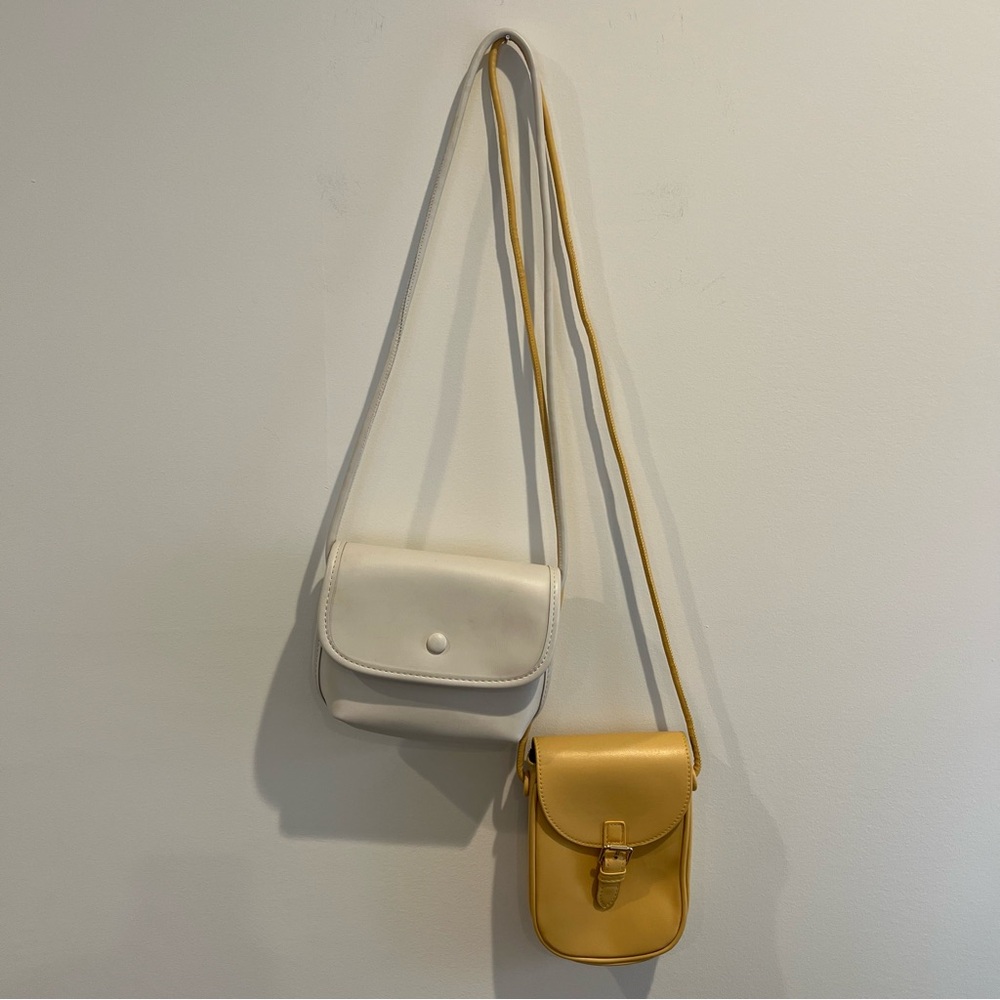 Two crossbody purses‎